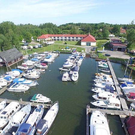 Aparthotel Am Heidensee Schwerin  Bagian luar foto